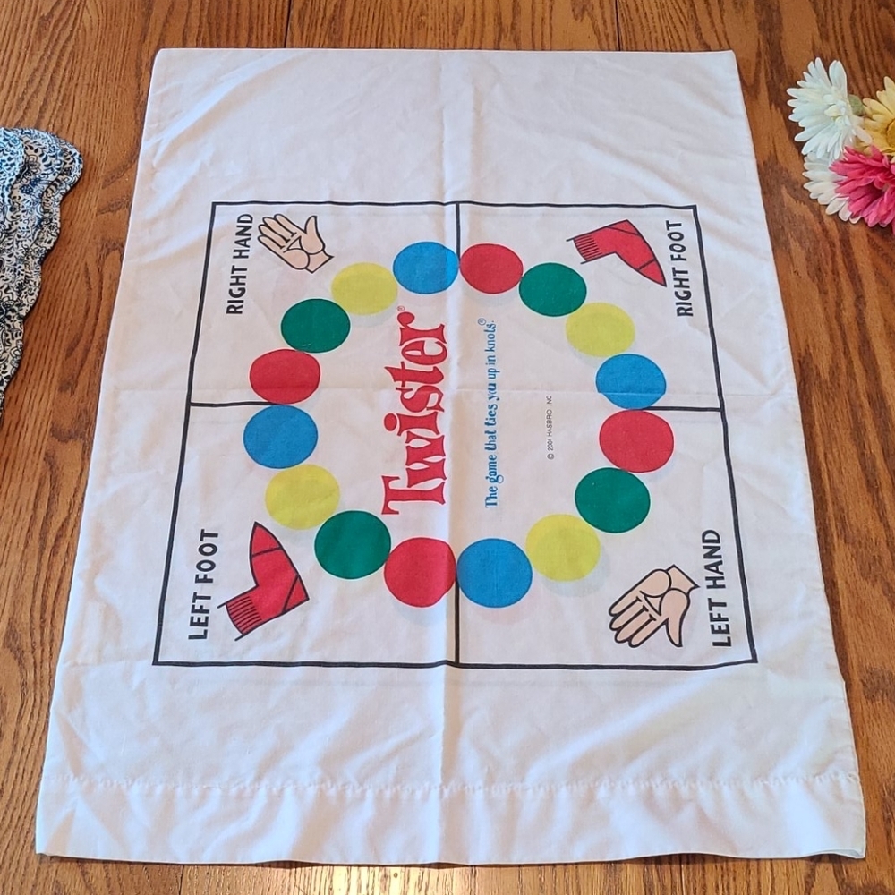 Twister pillow case - single